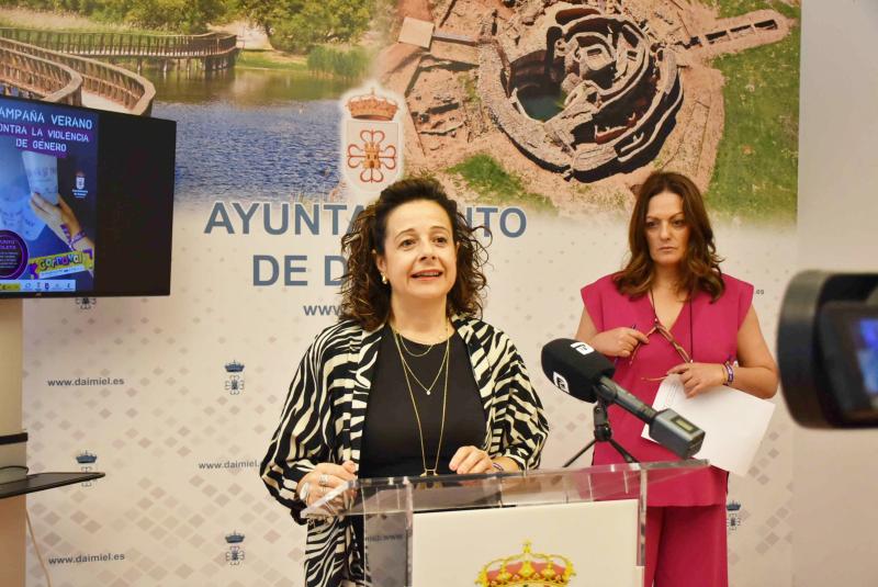 Alicia Loro e Inmaculada Orellana durante la presentación