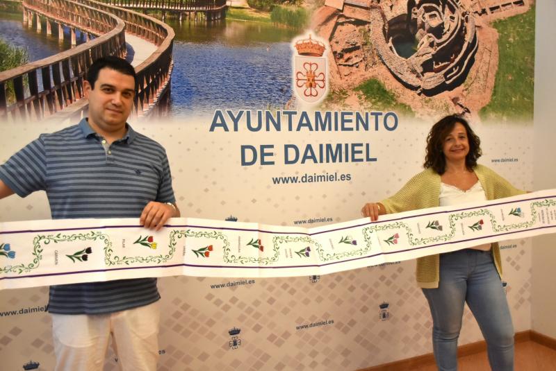 Durante la presentación del diseño de la alfombra 