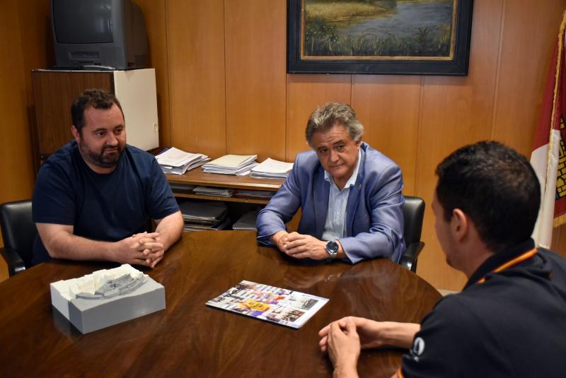 Sierra y Ortega reciben a Diaz del Campo