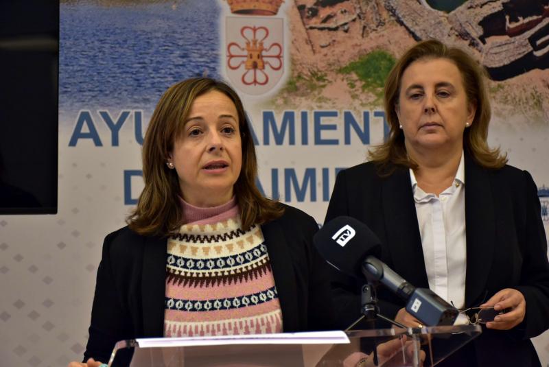 Loro en la rueda de prensa