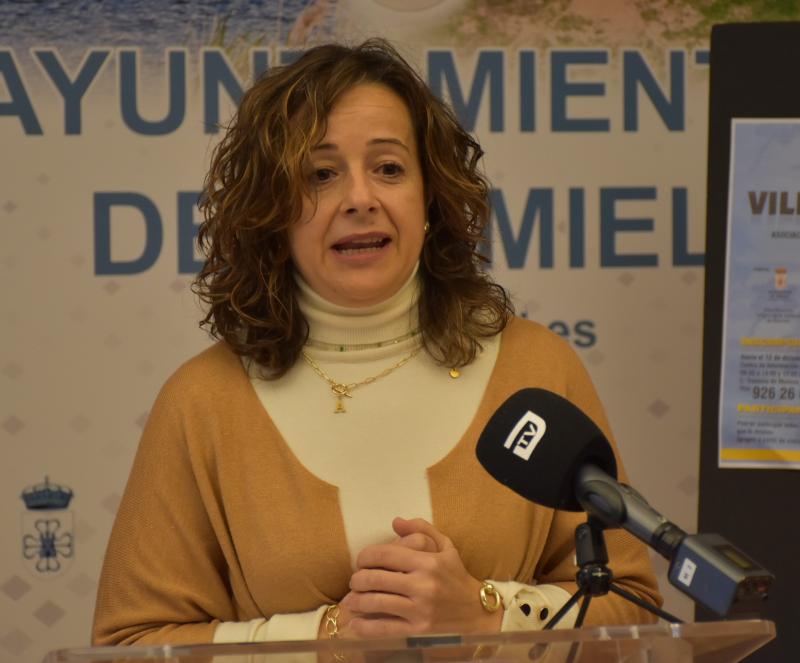 Loro durante la presentación 