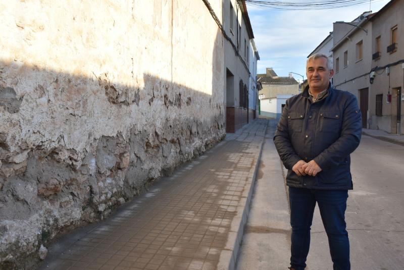 Villar en el nuevo acerado