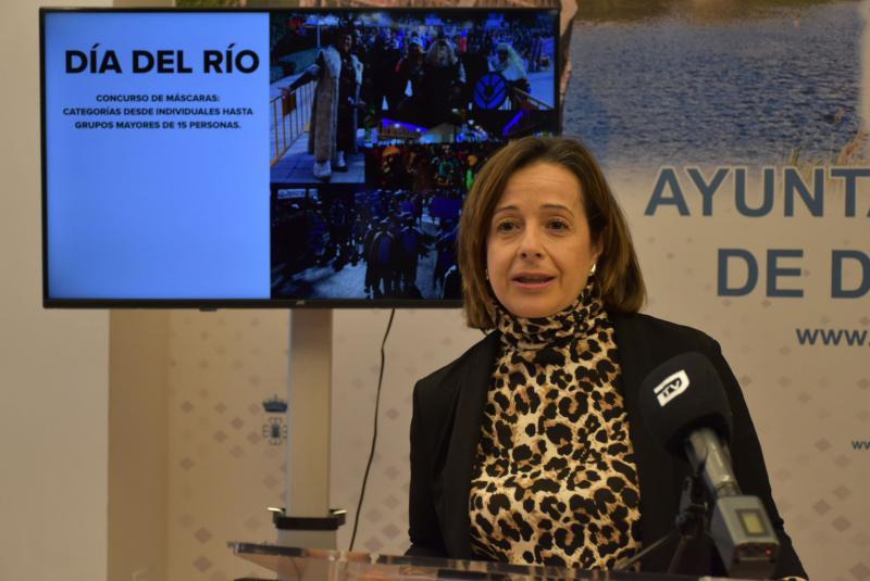 Loro en la rueda de prensa 