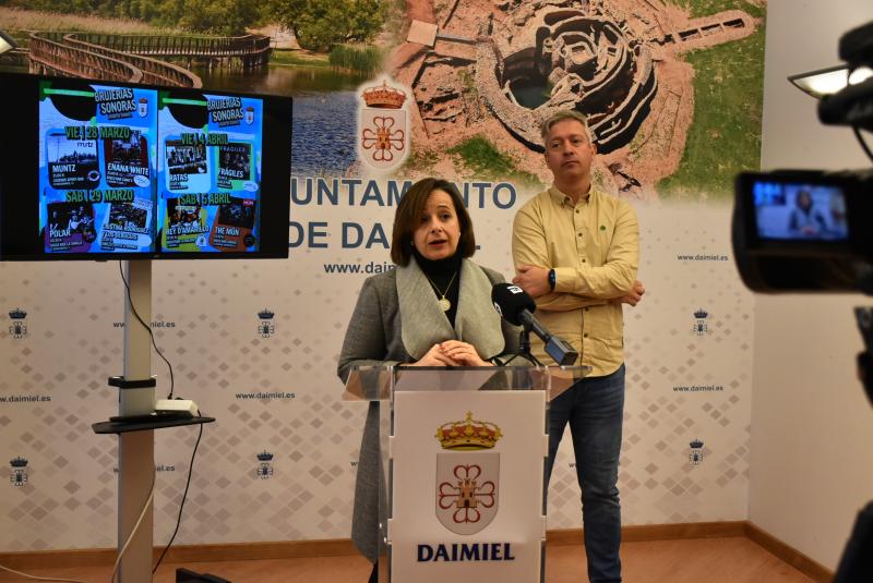 Loro en la rueda de prensa 