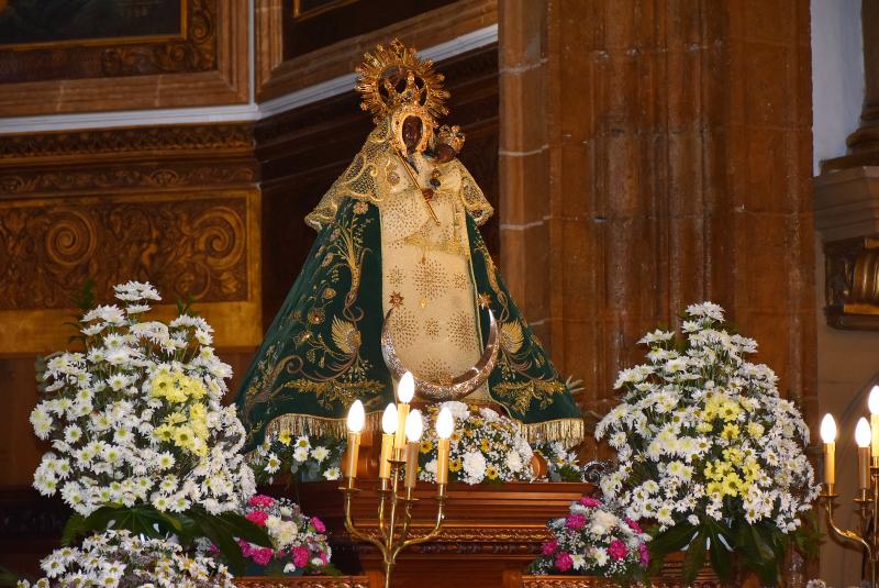 La Virgen de las Cruces, ayer jueves en San Pedro
