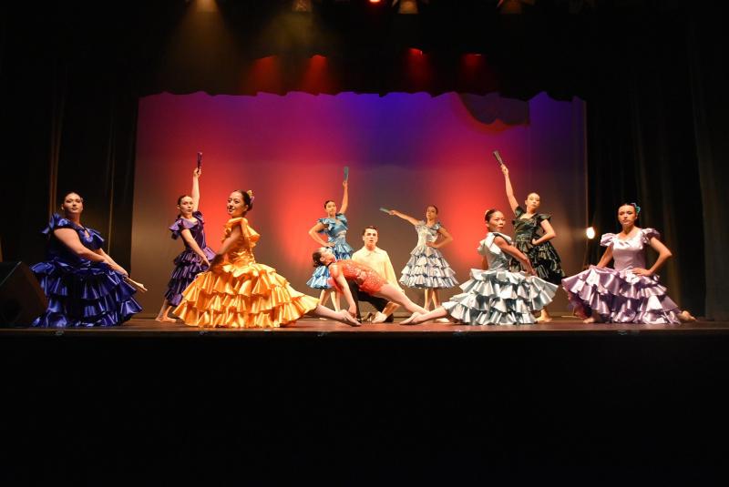 Actuación alumnos danza
