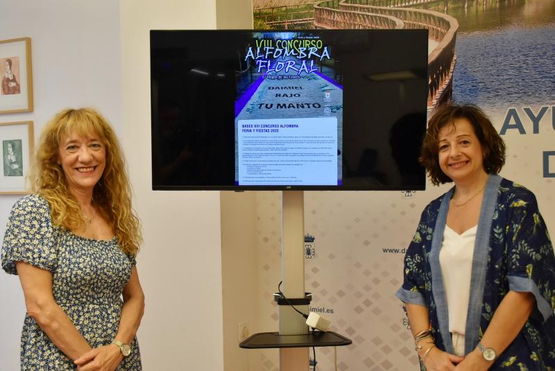 Loro y Herrera durante la presentación