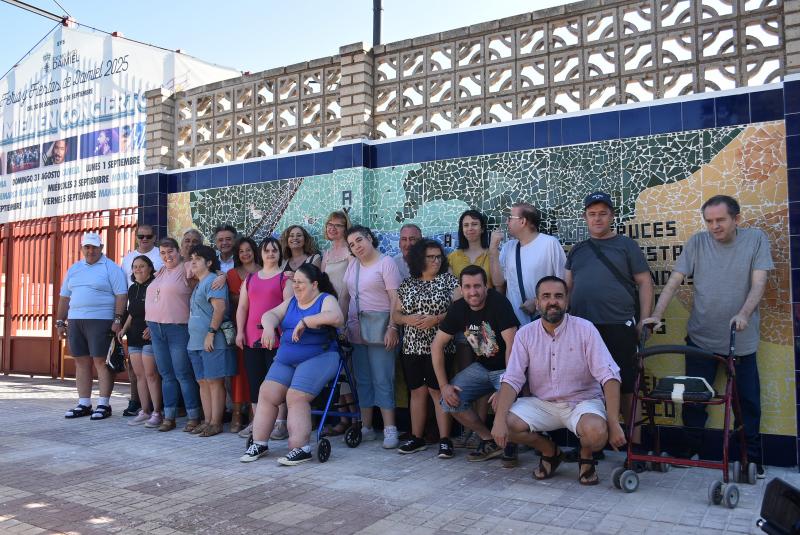 En la inauguración del mosaico, hoy viernes