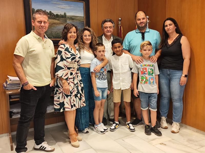 Recepción en el despacho de la Alcaldía de Max y Hafdala