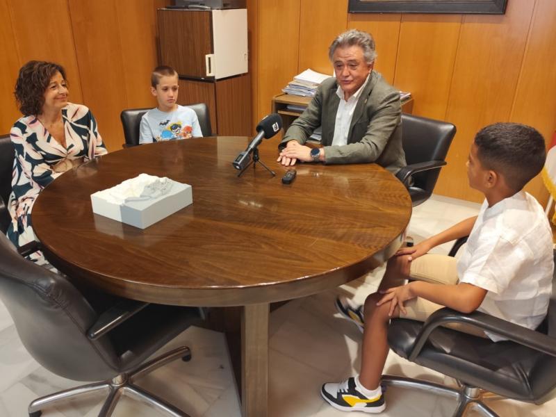 Recepción de Max y Hafdala