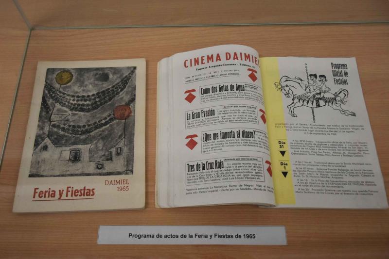 Detalle de las vitrinas de la exposición
