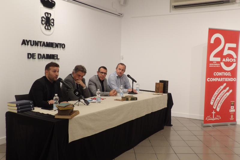 Inauguración exposición 'Biblia y Cultura'.