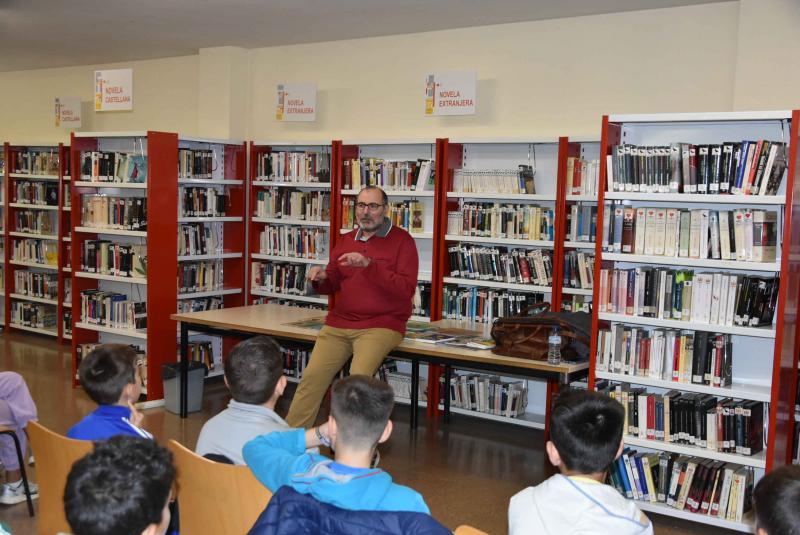 Encuentro lector con el autor Roberto Aliaga, hoy jueves