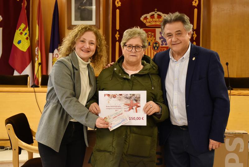 Mari Cruces Núñez de Arenas recoge el primer premio 