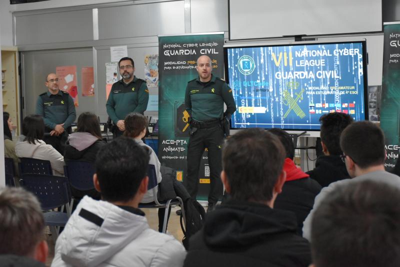 Durante la actividad en el IES Juan D'Opazo