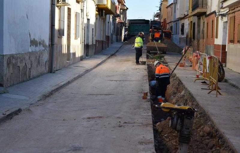 obras_saneamiento_calle_primavera_2.jpg