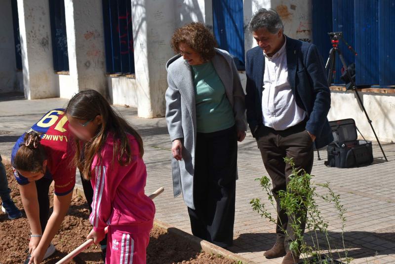 Leopoldo Sierra, alcalde de Daimiel y Mari Carmen Rivero, concejala de Parque y Jardines