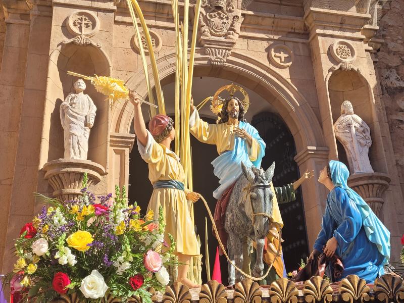 La Borriquilla saliendo de San Pedro.