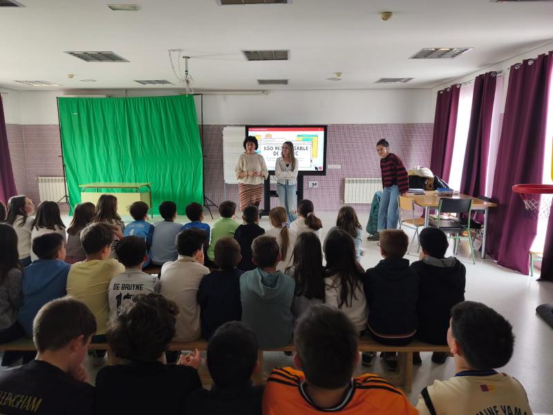 Charla CEIP Albuera por la Fundación Punto Omega