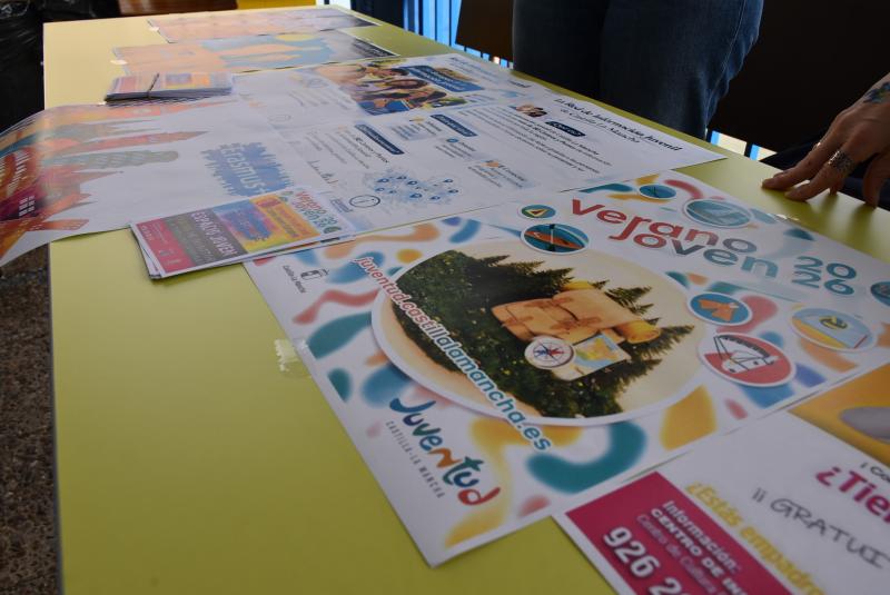 Actividad sobre el día del  Informador Juvenil en el colegio Divina Pastora 