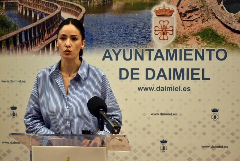 Lourdes Rodríguez de Guzmán durante la rueda de prensa 