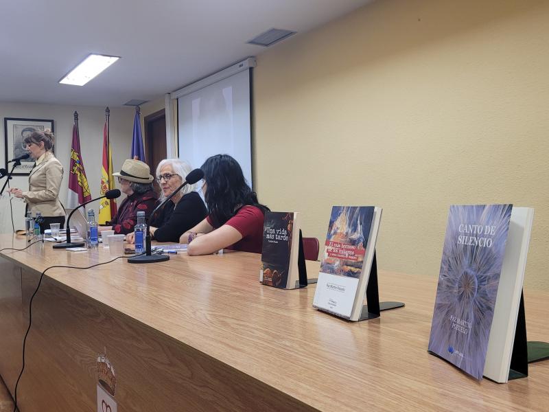 Presentación del libro 'Canto de silencio'.
