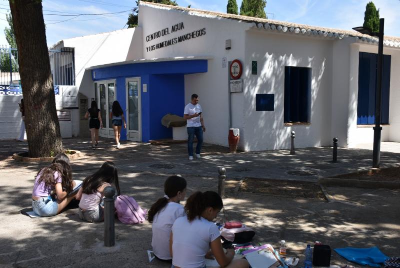 Alumnos participando en el certamen 