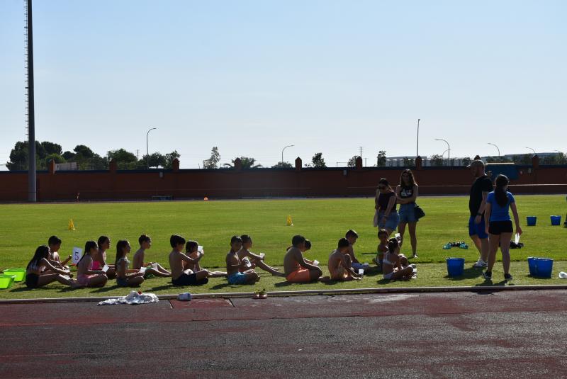 Alumnado participando en los diferentes juegos 