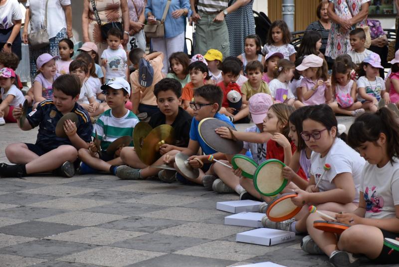 Alumnado participando en Musiqueando