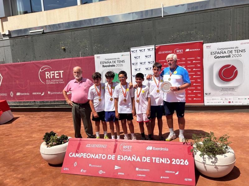 campeonato_de_espana_por_equipos_de_clubs_de_tenis_alevin-daimiel_azuer_tpc_subcampeon_1.jpg