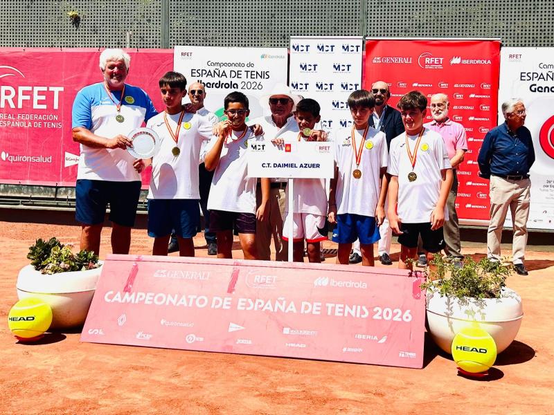 campeonato_de_espana_por_equipos_de_clubs_de_tenis_alevin-daimiel_azuer_tpc_subcampeon_2.jpg