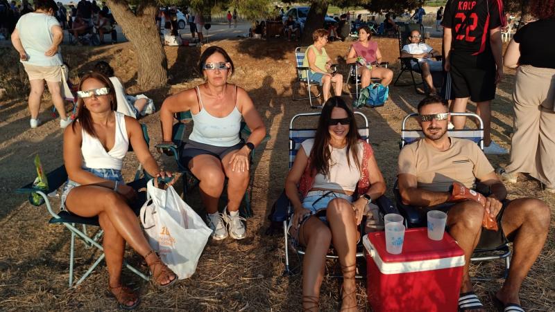 Público en el eclipse