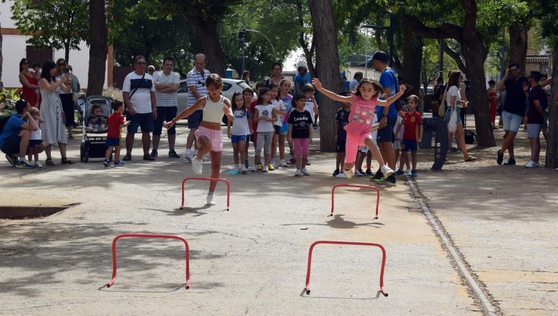 Jugando al atletismo. Foto de archivo. 