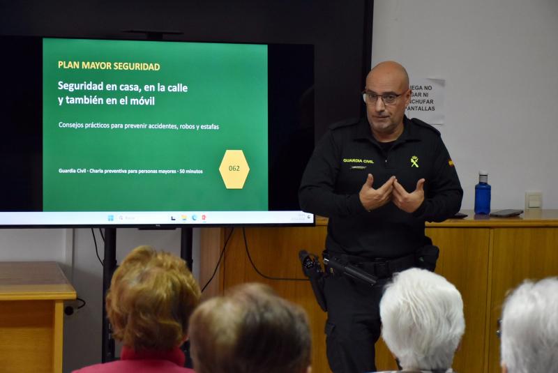 Pedrajas durante la charla
