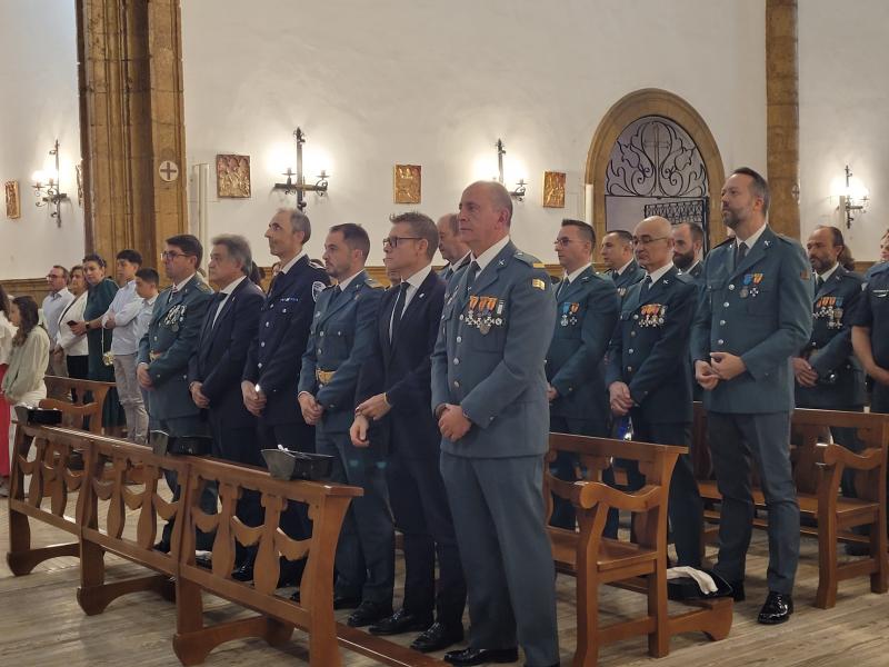 Función religiosa por el Día del Pilar.