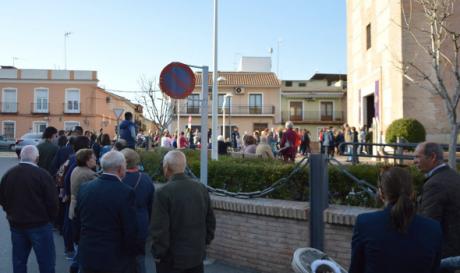 Centenares de daimieleños en el besamanos 