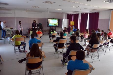 charla alumnos mujer