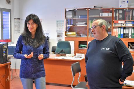 La directora del CEPA Teresa Punzón, junto al jefe de estudios Gabriel Negrete. 