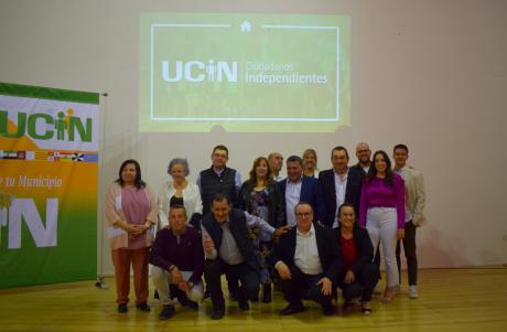 Fotografía de familia de la candidatura de UCIN de Daimiel