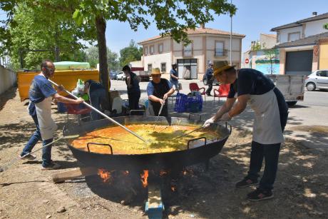 Paella realizada por la asociación de vecinos del barrio (2022)