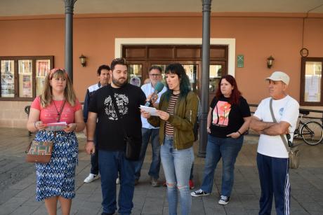 IU leyendo el manifiesto por el Día Internacional de los Trabajadores