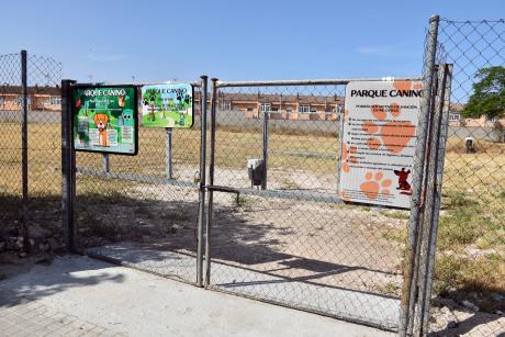 Acceso al parque canino