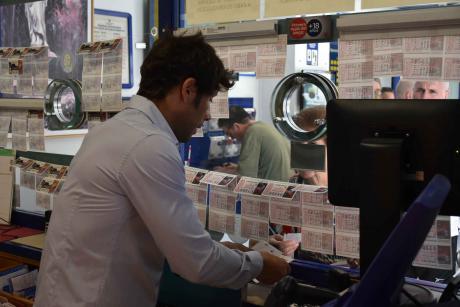 Vista interior de la administración de loterías 'La Manola'
