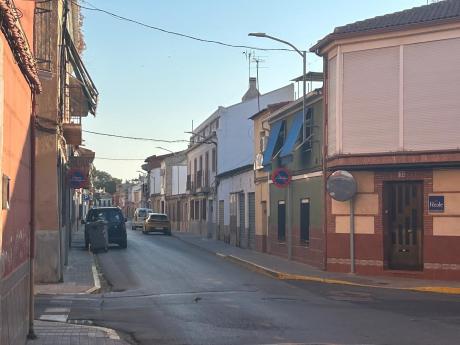 Calle Nueva. Estacionamiento