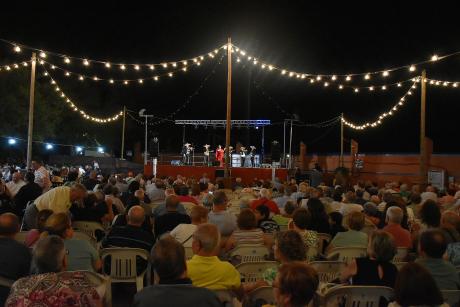 Ana de Dios, homenaje a Rocío Durcal, en Daimiel
