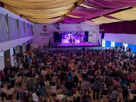 Numeroso público familiar en el espectáculo