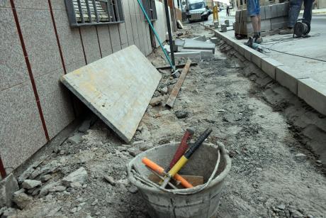 Obra en el acerado