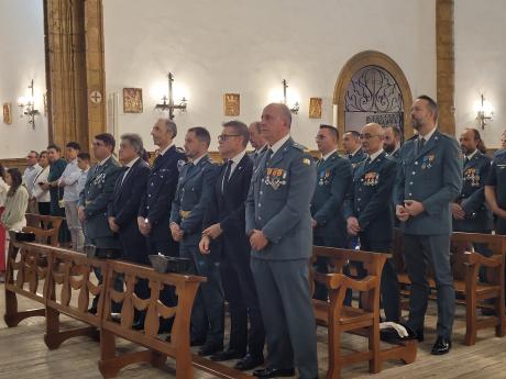 Función religiosa por el Día del Pilar.