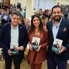 Los autores acompañados del alcalde de Daimiel, Leopoldo Sierra.