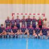 José Javier Espinosa con la plantilla del Club Balonmano Daimiel. Archivo 2024
